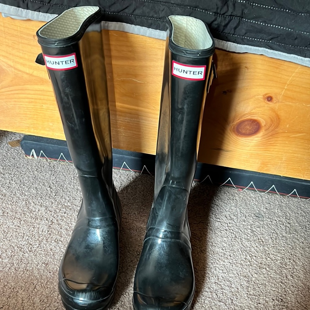Hunter black boots
